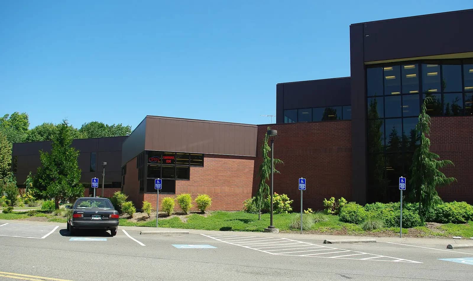 Chemeketa Community College campus — w:Chemeketa Community College in w:Salem, Oregon , USA