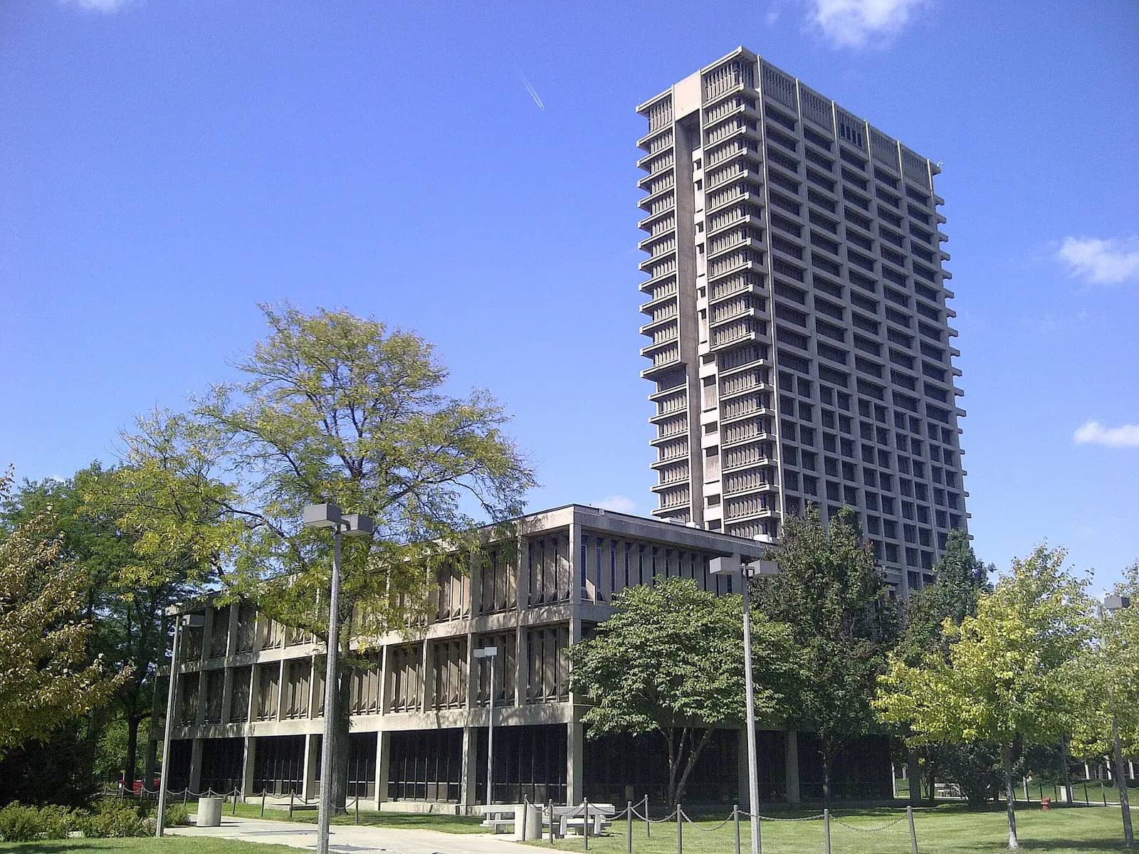 University of Illinois Chicago campus — University of Illinois at Chicago Admin Building